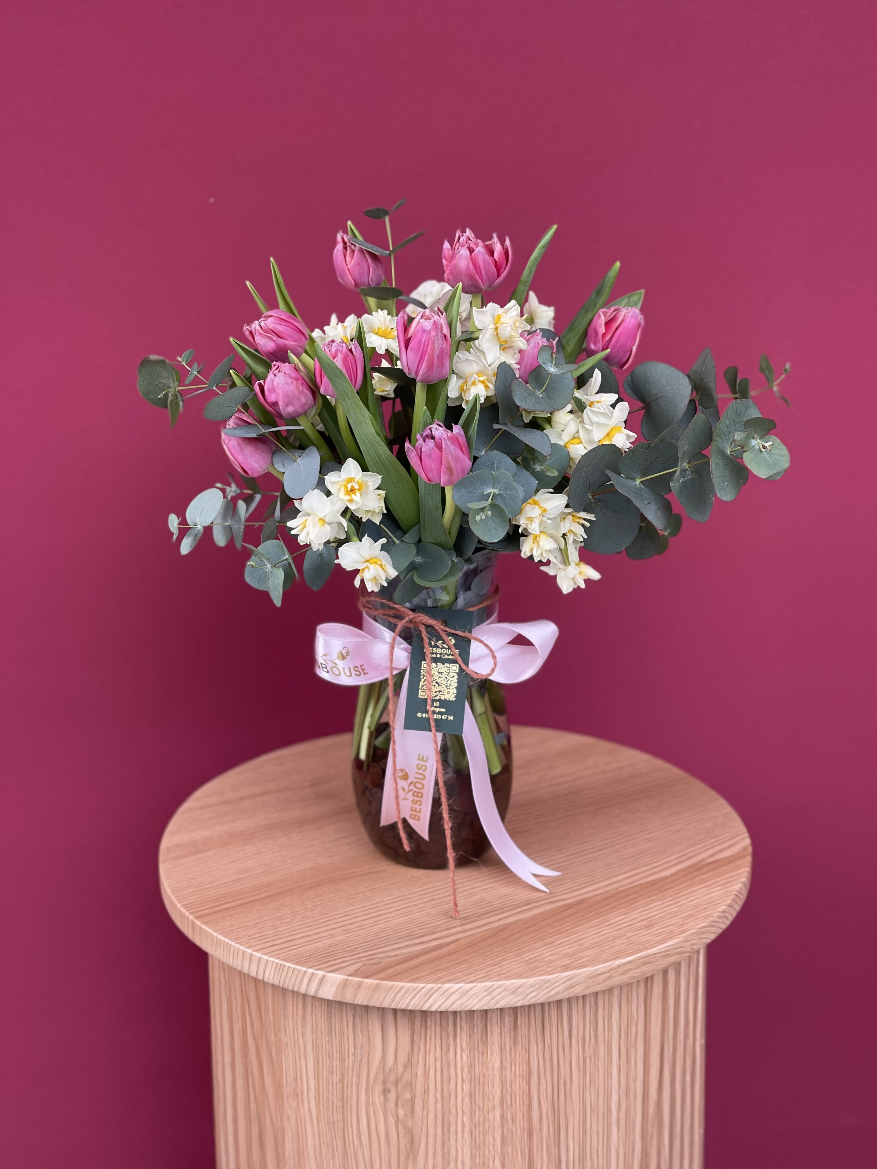 Vazoda Lale ve Nergiz