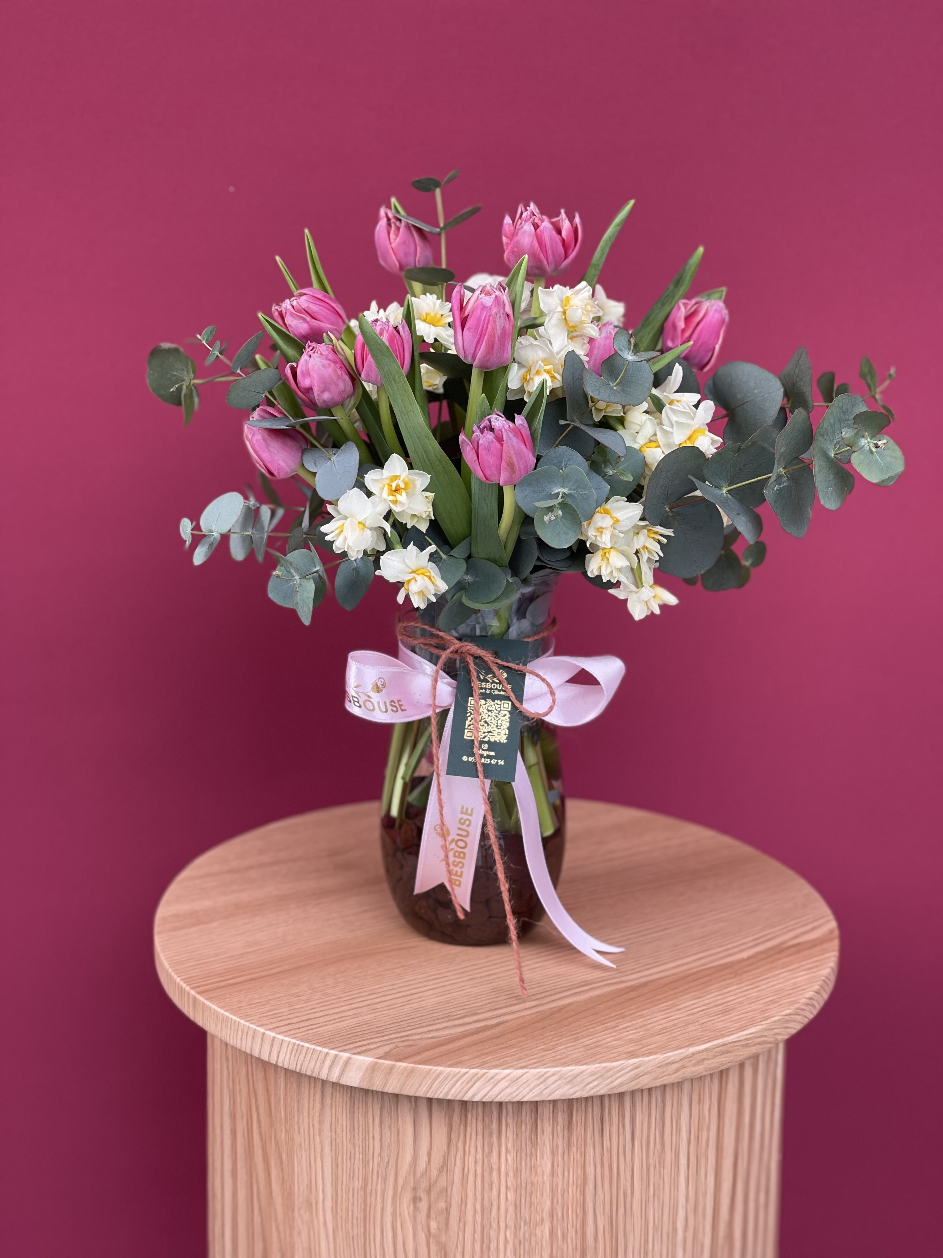 Vazoda Lale ve Nergiz