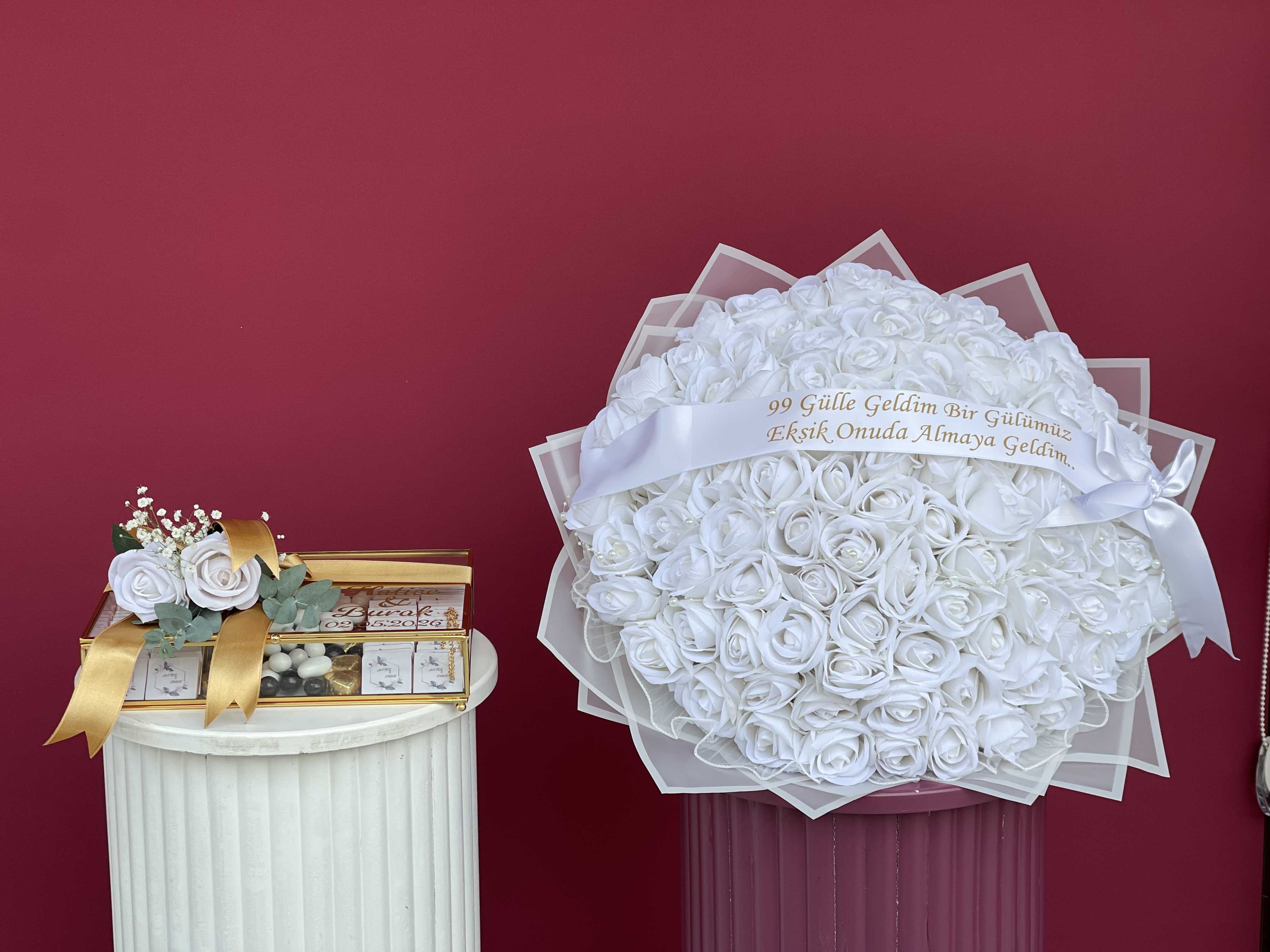 99 Gül Yapay İsteme Buketi ve Çikolata