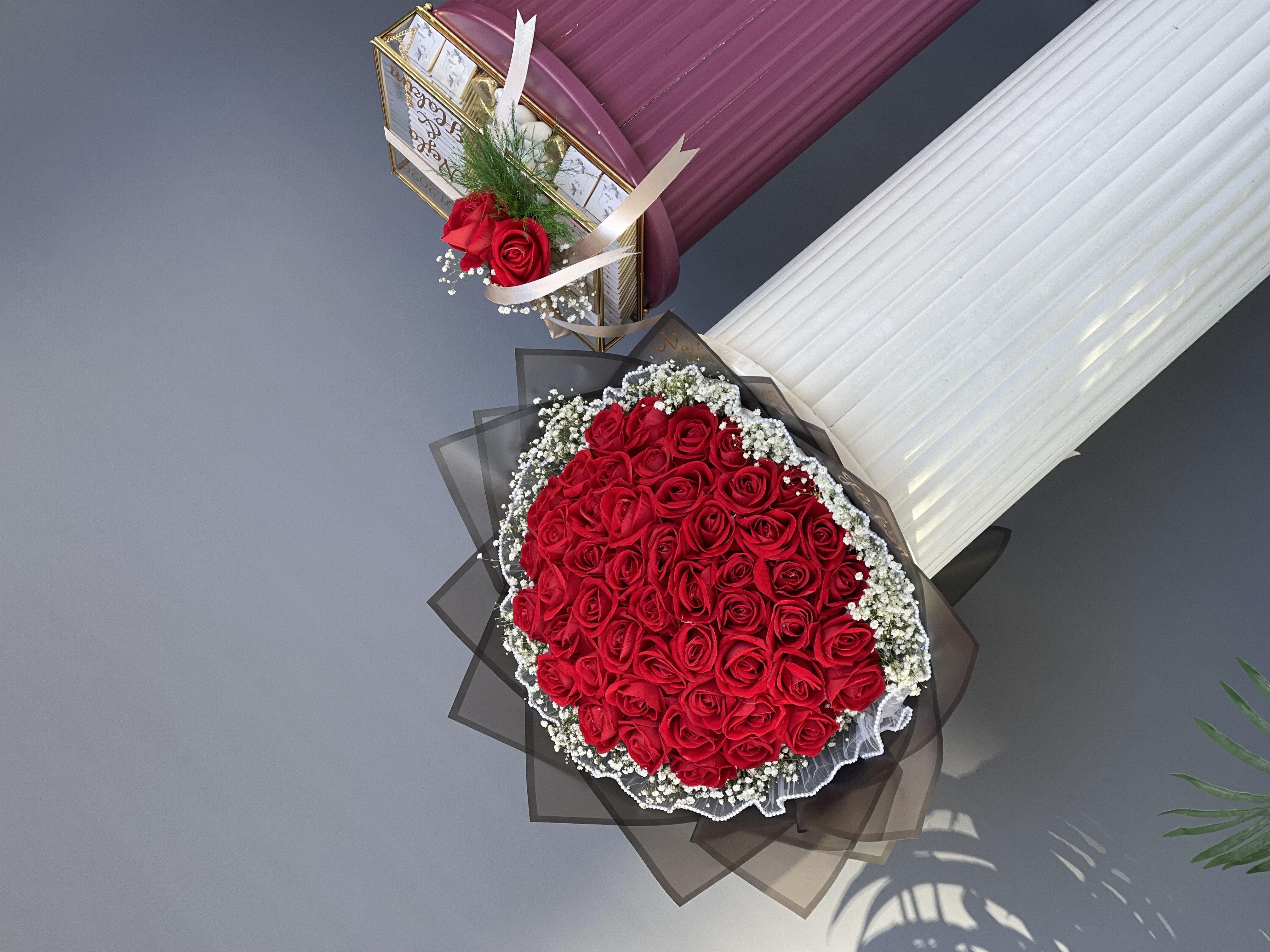 41 Yapay Güllü İsteme Buketi ve Çikolata